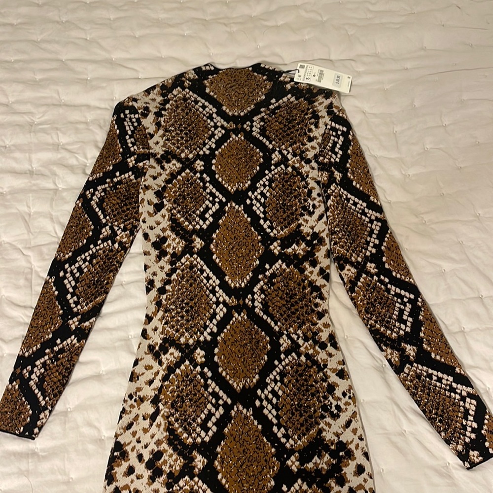 Sexy snake sink knit dress